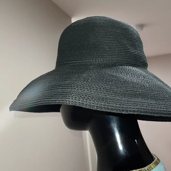 Eric Javits Squishee Straw Sun Hat Black-EUC Eric Javits Squishee Straw Sun Hat Black-EUC - avconcontrols.com main image 2